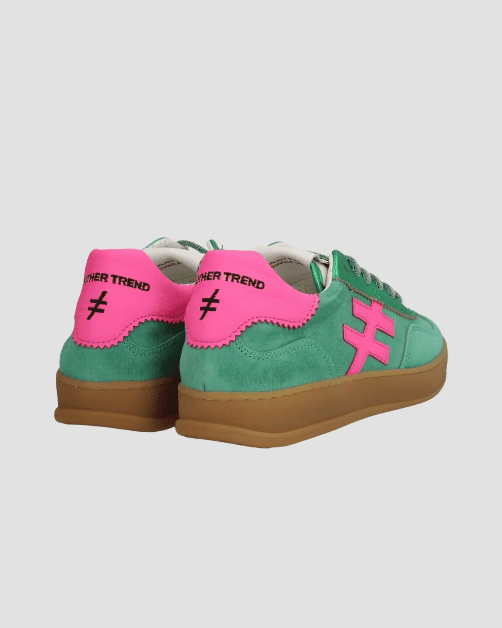 Another Trend A0321162- Trainer