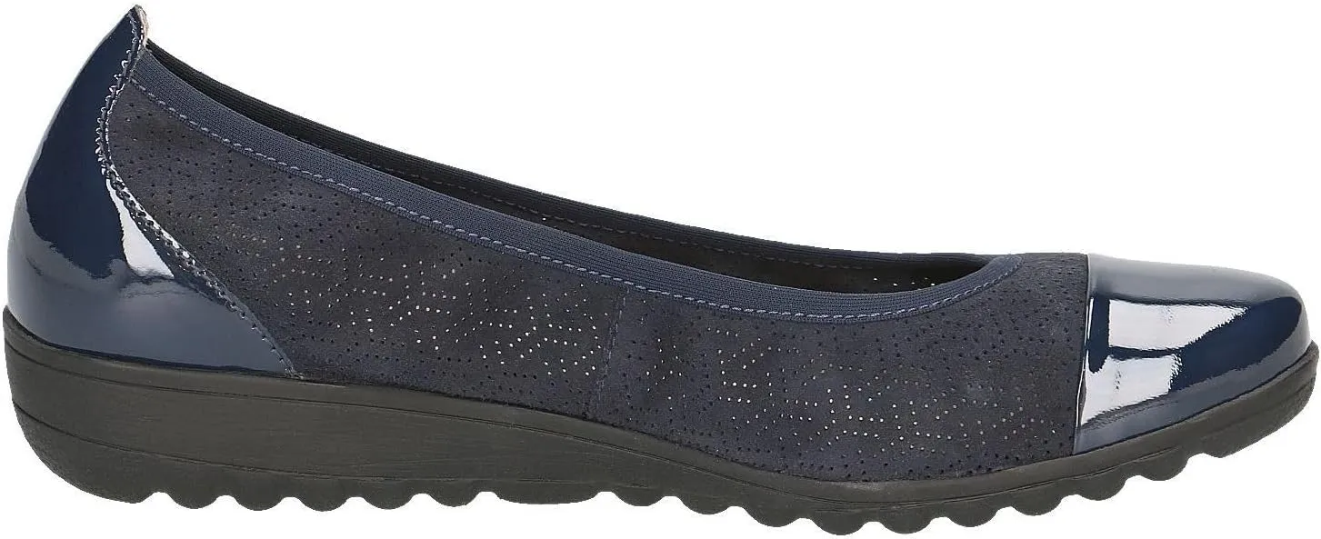 CAPRICE Women's Closed Ballet Flat
