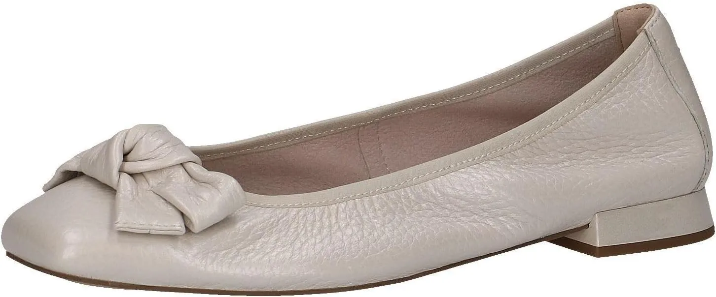 CAPRICE Women's Closed Ballet Flat