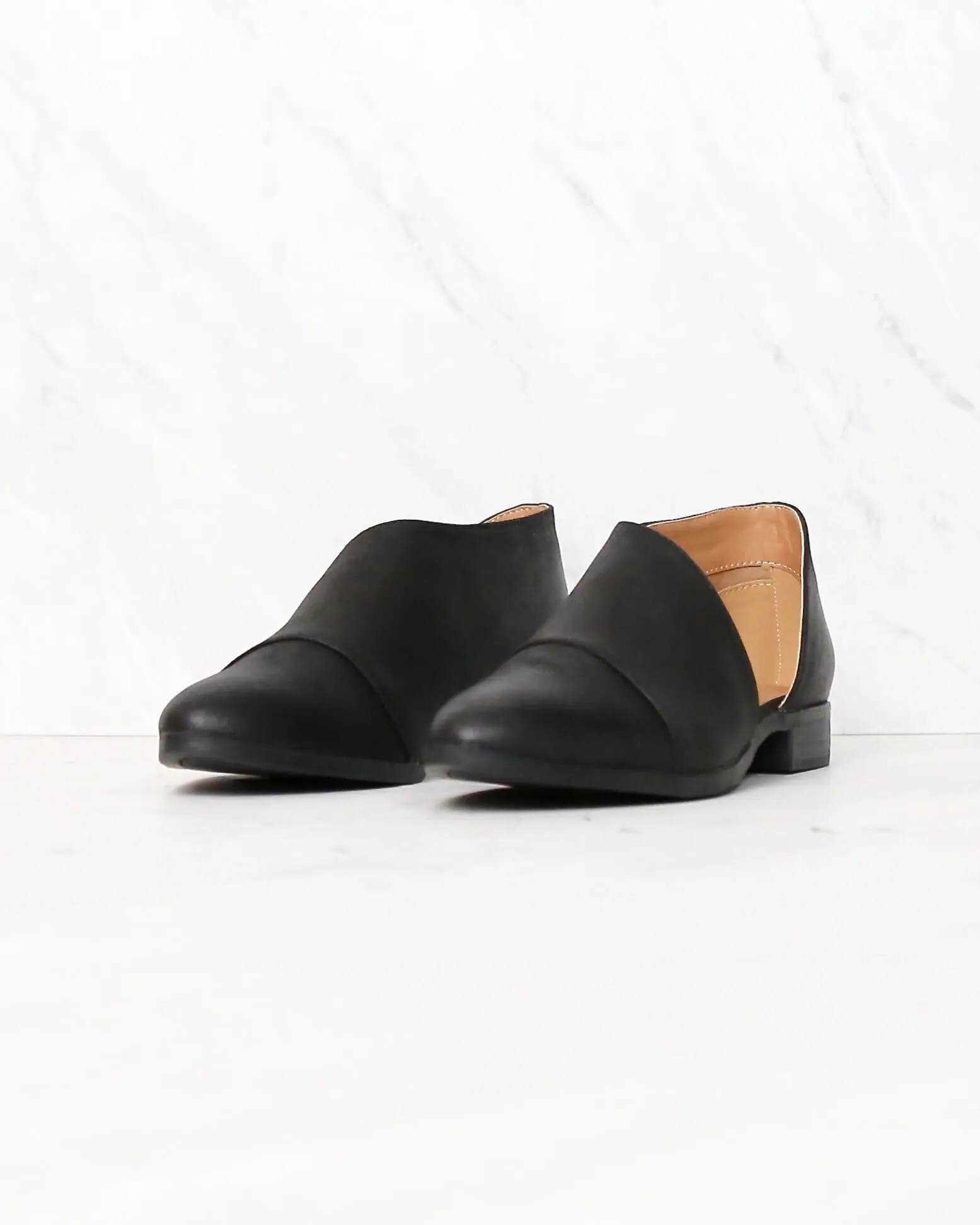 Gigi Vegan Pointed Toe Flats in Black