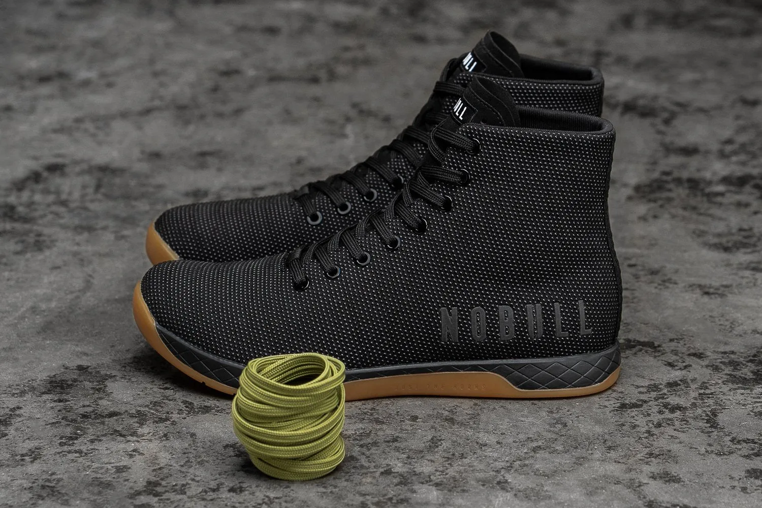HIGH-TOP BLACK GUM TRAINER (WOMEN'S)
