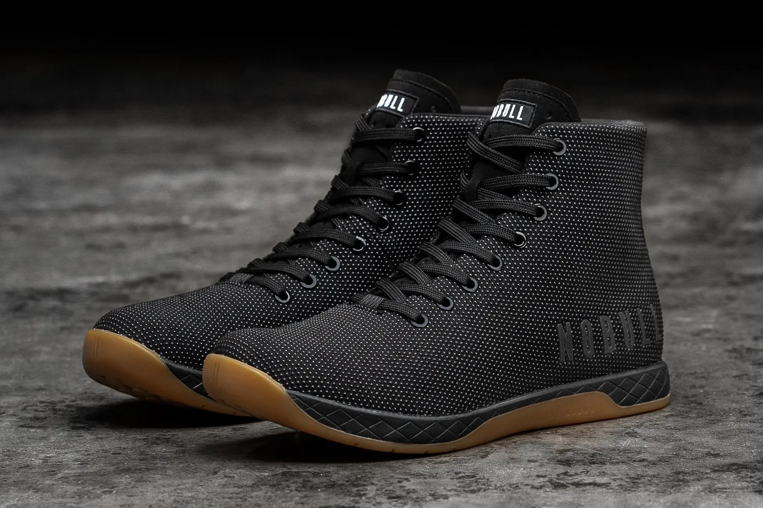 HIGH-TOP BLACK GUM TRAINER (WOMEN'S)