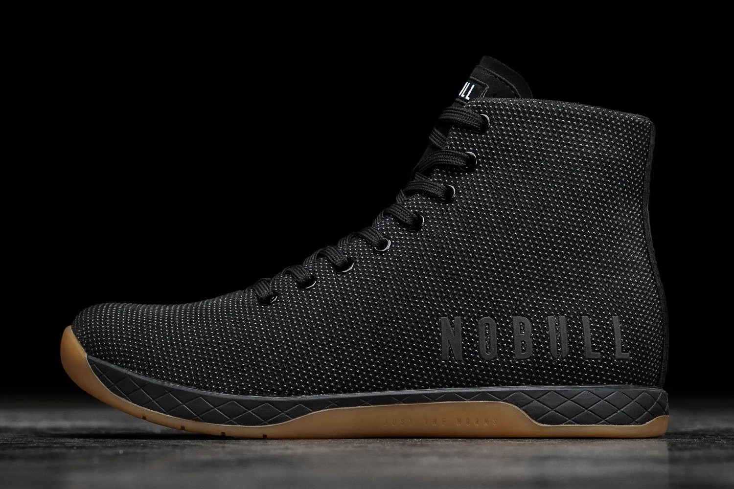 HIGH-TOP BLACK GUM TRAINER (WOMEN'S)