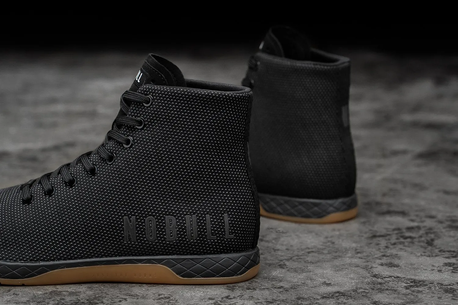 HIGH-TOP BLACK GUM TRAINER (WOMEN'S)