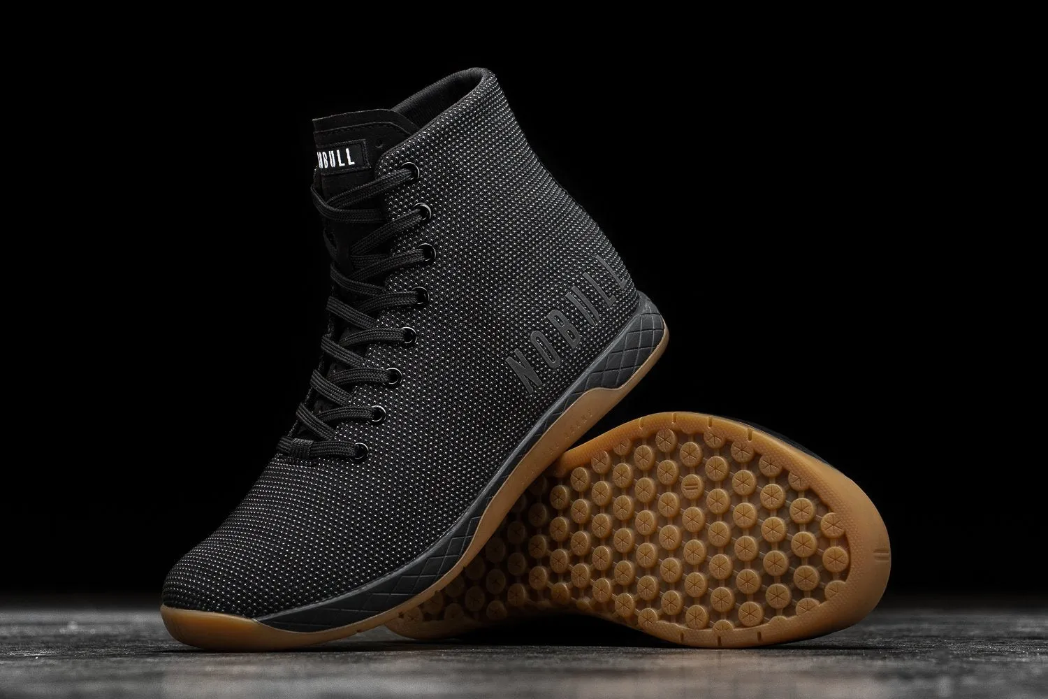 HIGH-TOP BLACK GUM TRAINER (WOMEN'S)