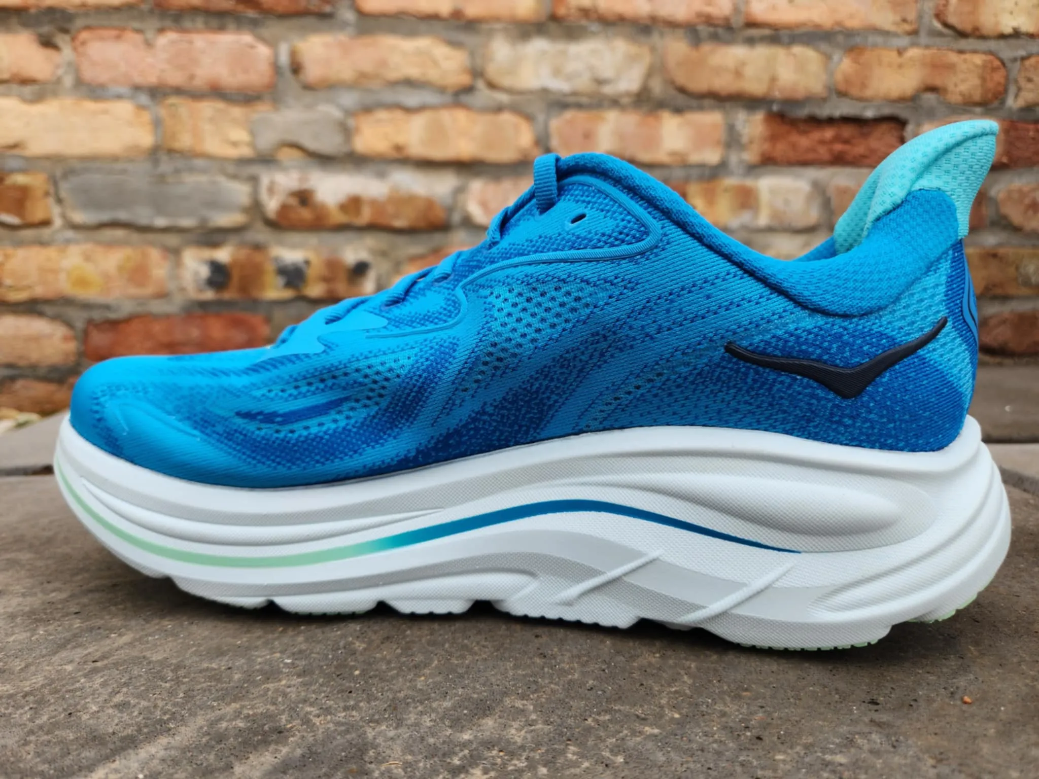 Hoka M Clifton 10