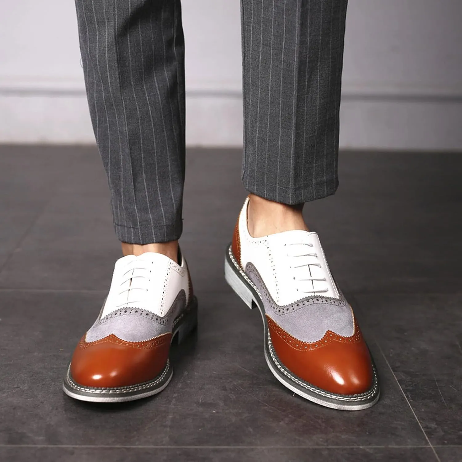 Men's Wingtip Two Tone Patchwork Brogue Oxfords Shoes: Fashion Classic Round-Toe Lace Up Low Top Leather Dress Shoes