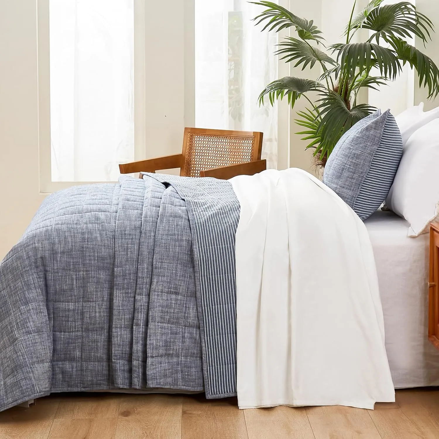 Navy Quilts Twin Quilt， Cotton Twin Quilt Bedding Set，2-Pieces Quilted Bed Spread with Blue Stripe Coverlet Light Weight Navy Bedspread with 1 Pillow Sham