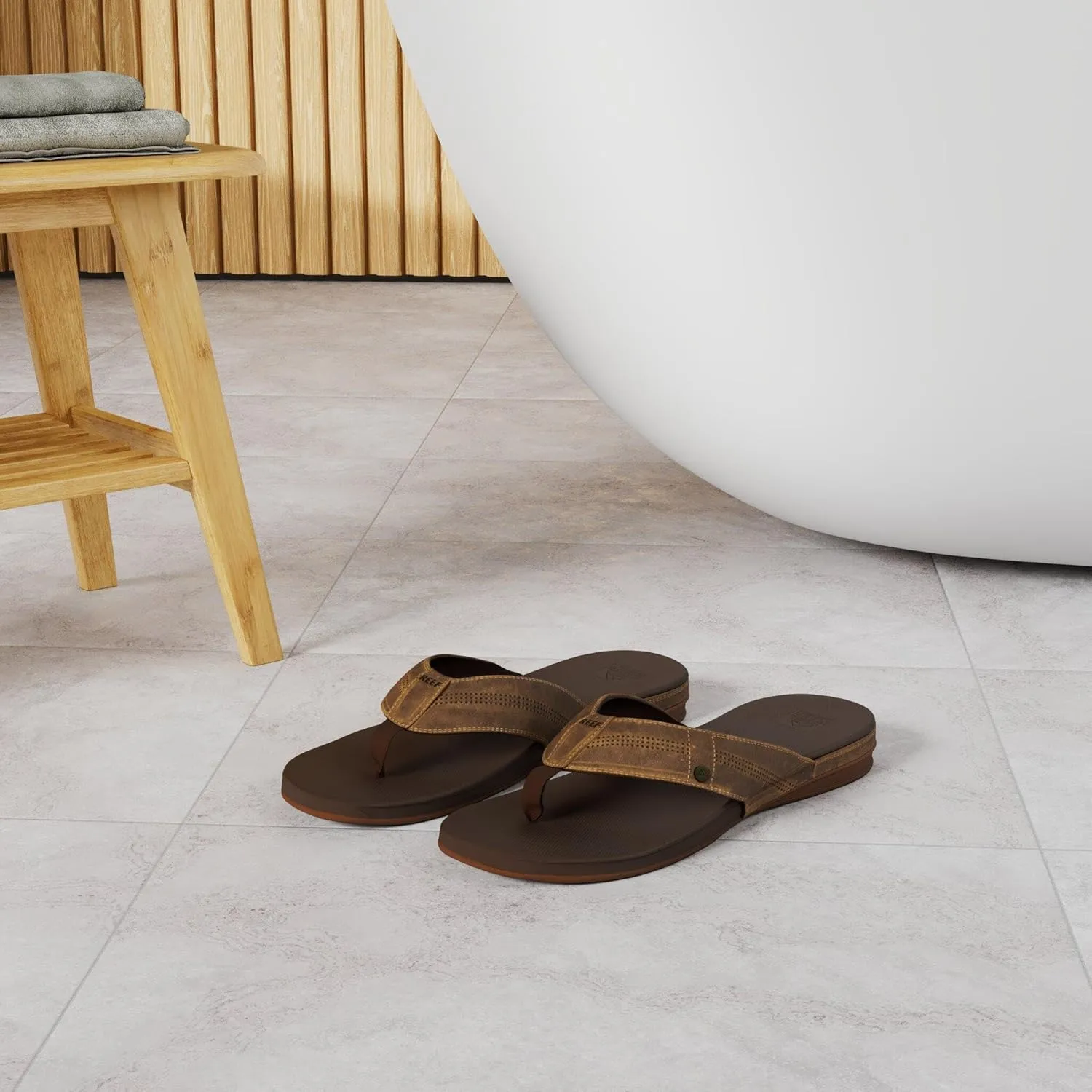 REEF Cushion Lux Men's Flip Flop, Ultra Soft Cushion Footbed, Full Grain Leather Strap