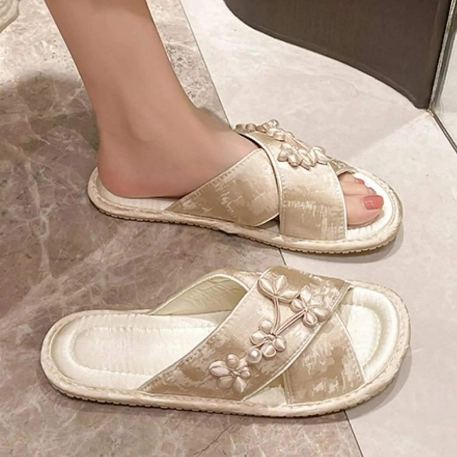 Satin Cross-Strap Slippers for Women Retro Flip-Flops Flower Decor Satin Upper Soft TPR Anti-Slip Soles Indoor Outdoor Slippers