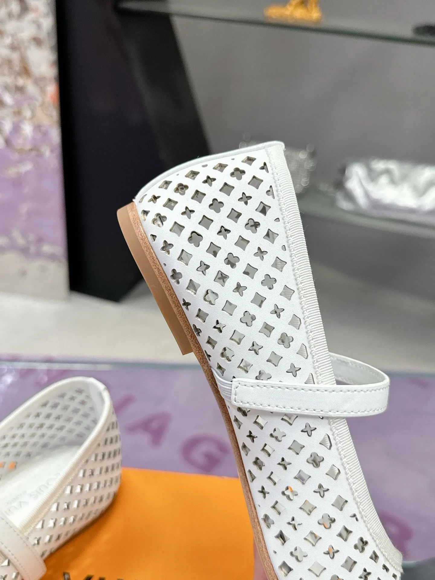 SE1614 LV Romy Flat Ballerina / Size5-11