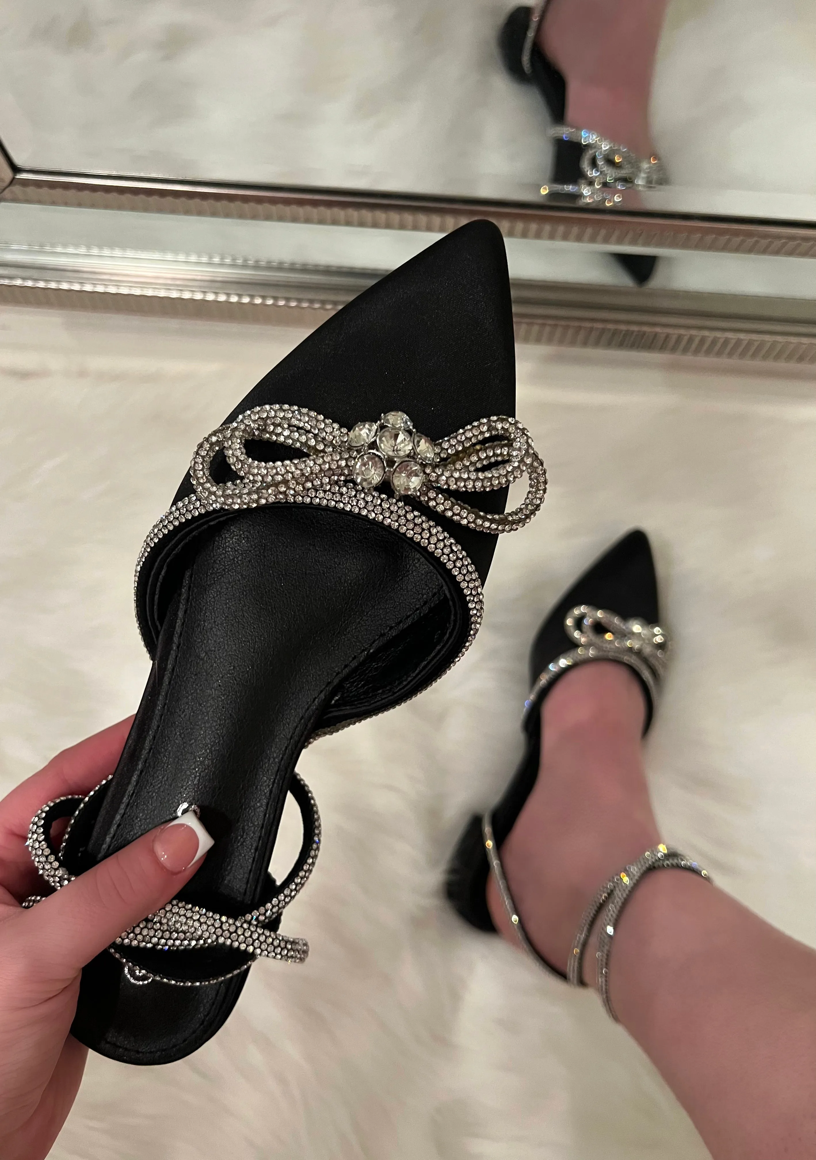 Tessa Pointed Toe Flat - Black