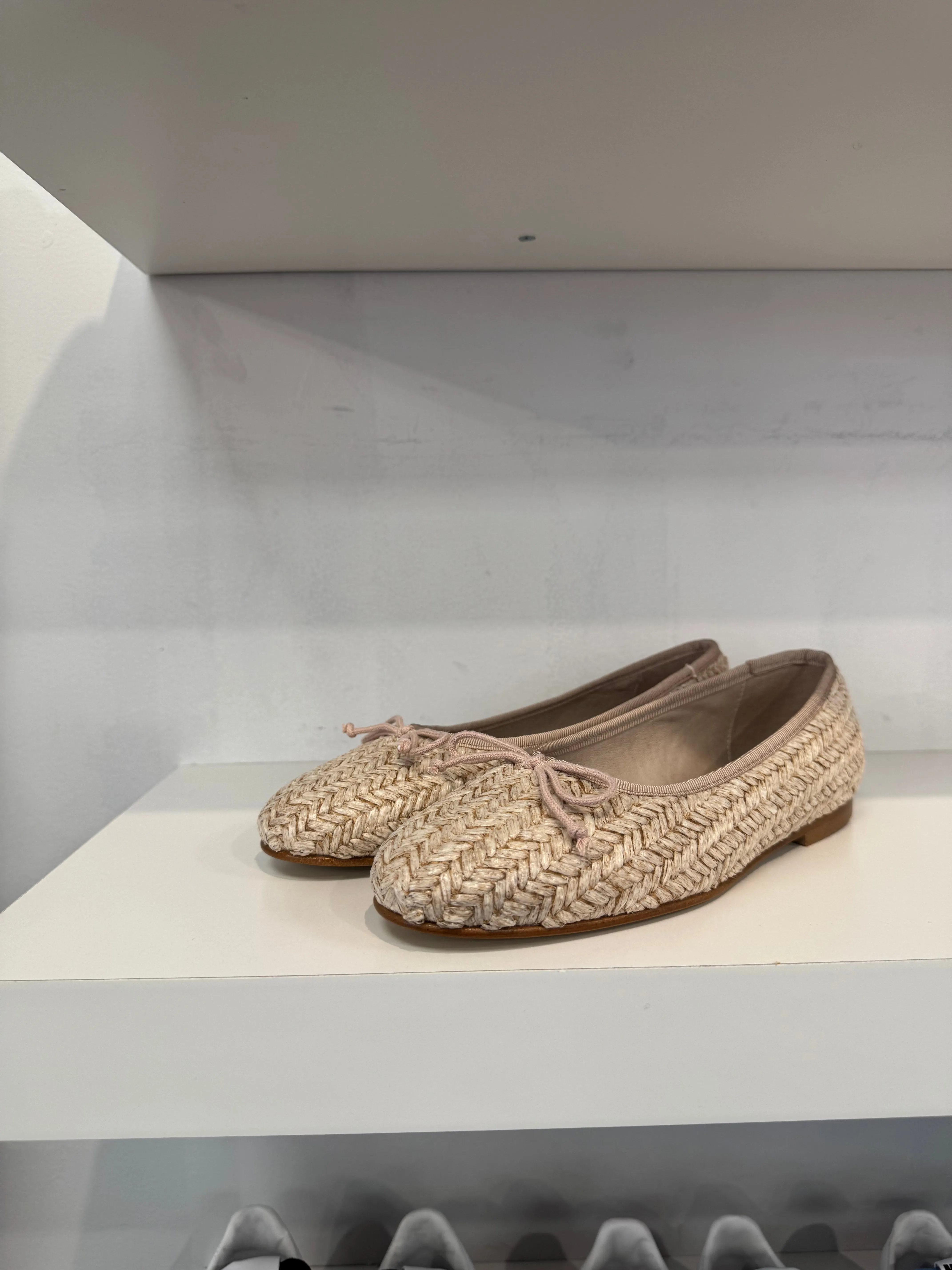 Valencia Pink Raﬃa Ballet Flat