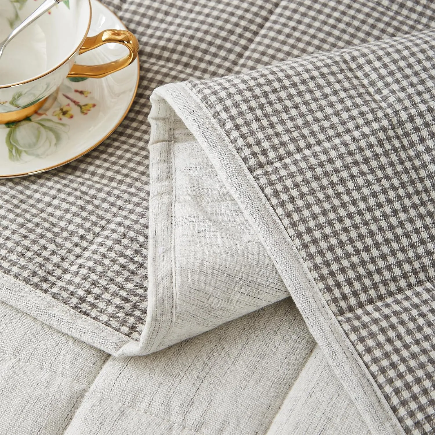 White Twin Quilt， Cotton Linen Twin Quilt Bedding Set，2-Pieces Quilted with Grey Gingham Coverlet Light Weight Bedding comforters with 1 Pillow Sham