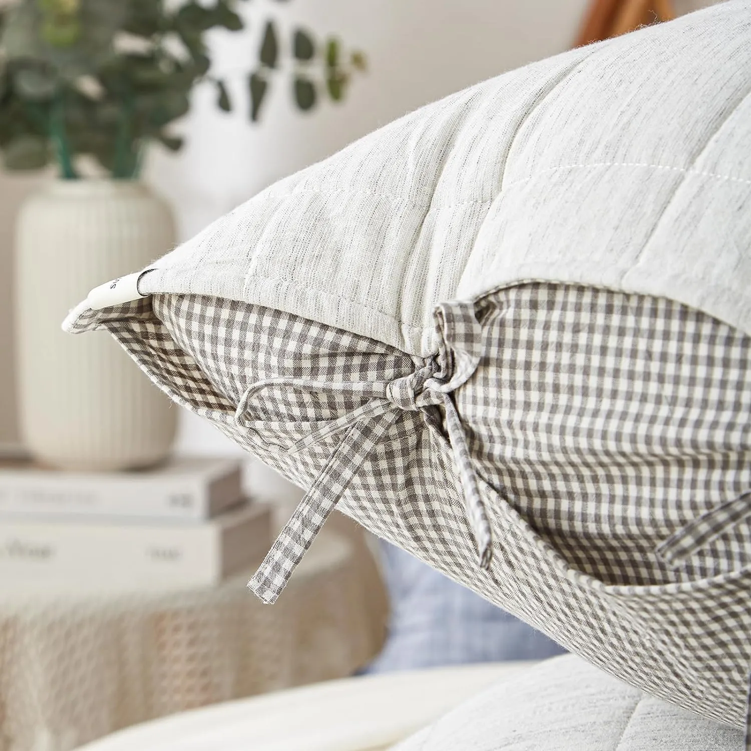 White Twin Quilt， Cotton Linen Twin Quilt Bedding Set，2-Pieces Quilted with Grey Gingham Coverlet Light Weight Bedding comforters with 1 Pillow Sham
