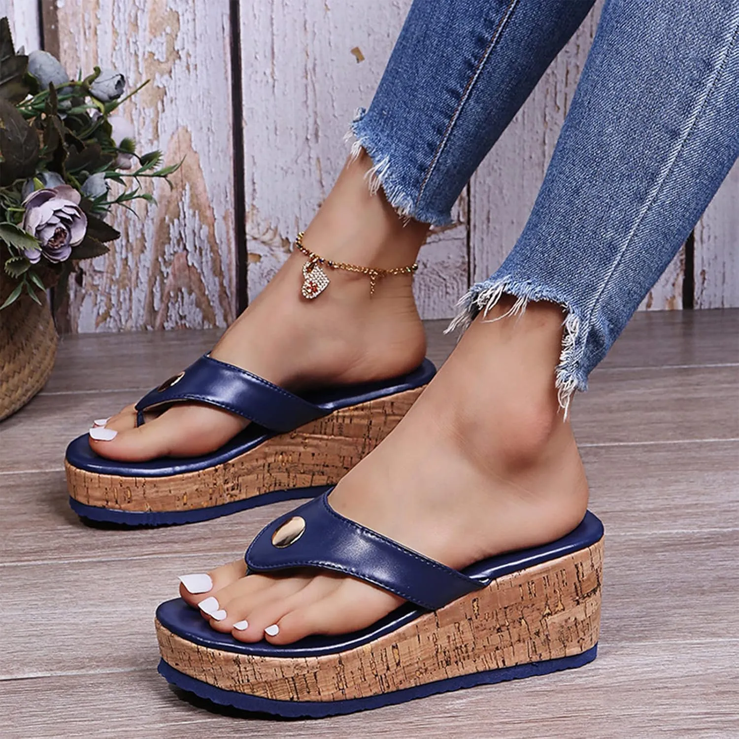 Women's Leather Platform Clip Toe Flip Flops with Arch Support Summer Casual Anti-Slip Orthopedic Wedges Walking Sandals Beach Flip