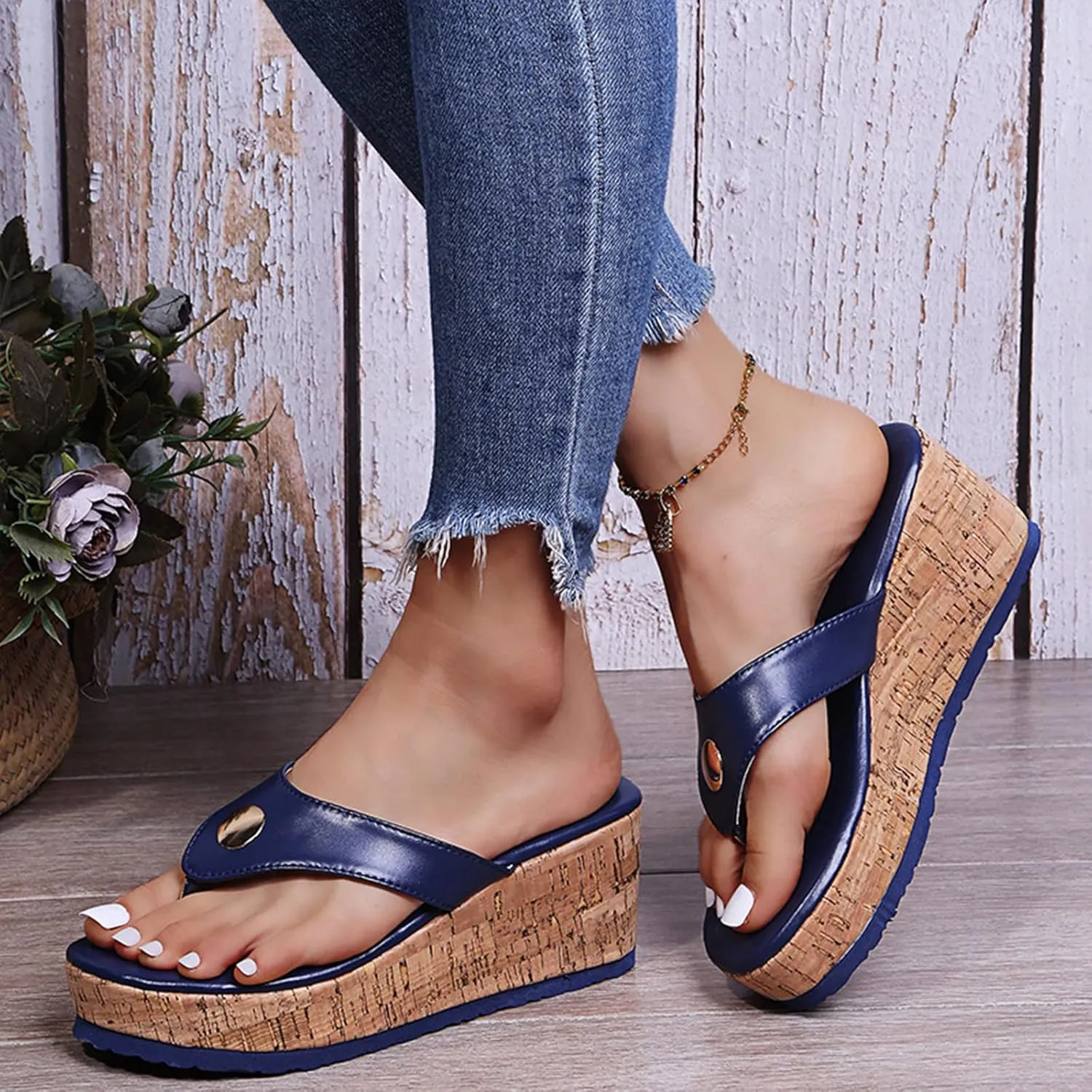 Women's Leather Platform Clip Toe Flip Flops with Arch Support Summer Casual Anti-Slip Orthopedic Wedges Walking Sandals Beach Flip