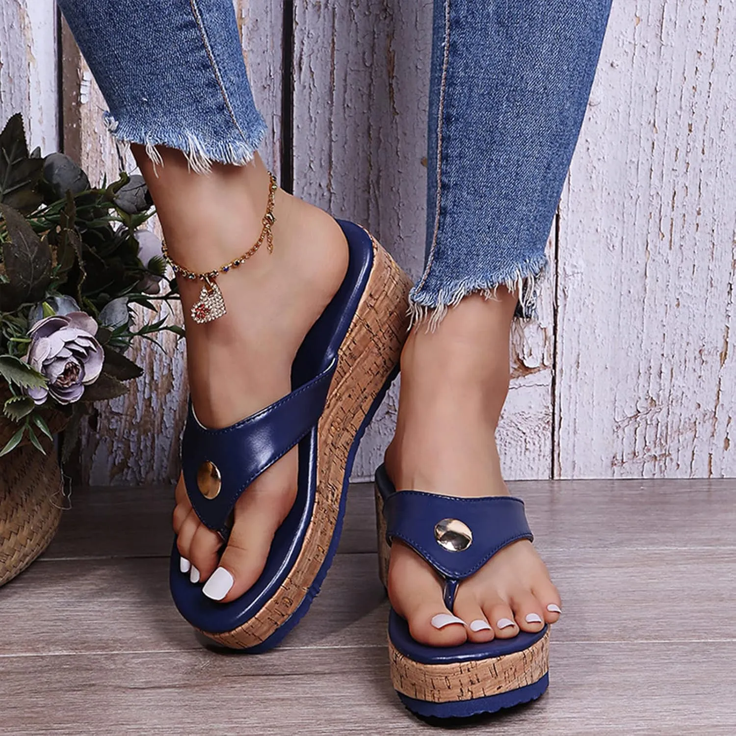 Women's Leather Platform Clip Toe Flip Flops with Arch Support Summer Casual Anti-Slip Orthopedic Wedges Walking Sandals Beach Flip