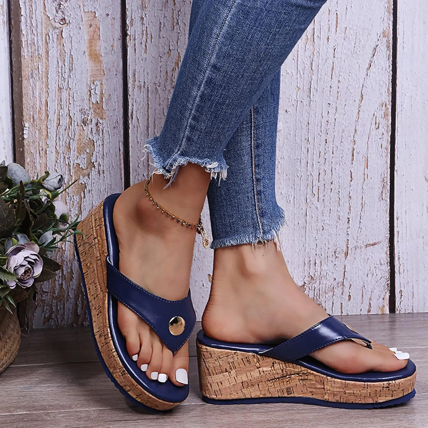 Women's Leather Platform Clip Toe Flip Flops with Arch Support Summer Casual Anti-Slip Orthopedic Wedges Walking Sandals Beach Flip